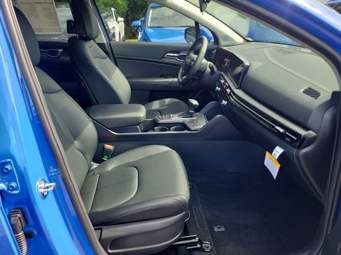 New 2026 Kia Sportage EX w/ EX Panorama Roof Package FWD image 7