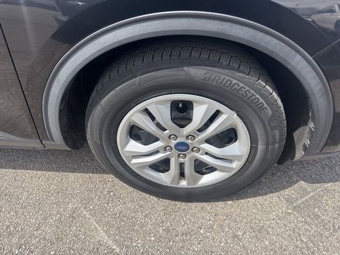 Used 2020 Ford Escape S image 3