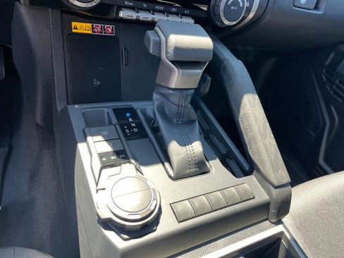 Used 2024 Toyota Tacoma SR5 w/ SR5 Upgrade Package image 21