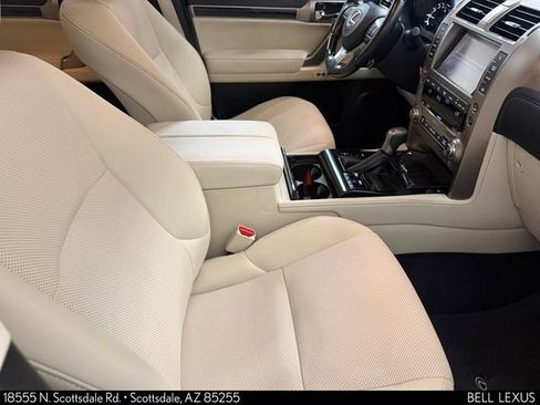 Used 2021 Lexus GX 460 Premium w/ Accessory Package AWD/4WD image 12
