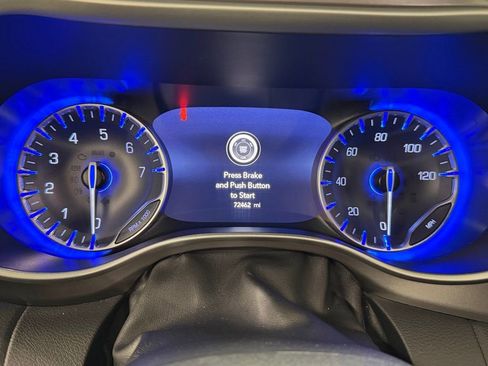Used 2023 Chrysler Pacifica Touring-L FWD image 22