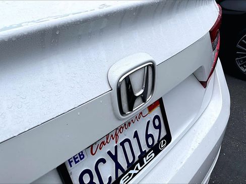 Used 2018 Honda Accord EX image 30