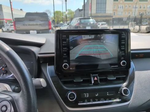 Used 2022 Toyota Corolla LE FWD image 19