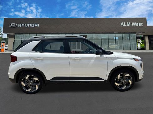 Certified 2026 Hyundai Venue SEL FWD image 4