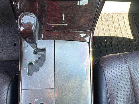 Used 2011 Toyota Avalon Limited image 20