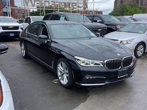 Used 2017 BMW 750i xDrive AWD/4WD image 4