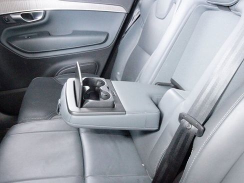 Certified 2024 Volvo XC90 T8 Ultimate w/ Protection Package Premier image 23