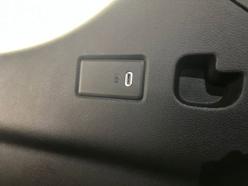 Used 2025 Chevrolet Tahoe LT AWD/4WD image 33