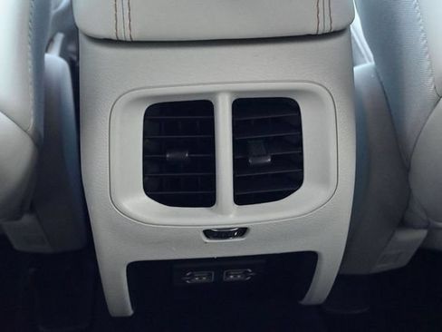 Used 2021 Jeep Cherokee Latitude Lux w/ Sun & Sound Group FWD image 23