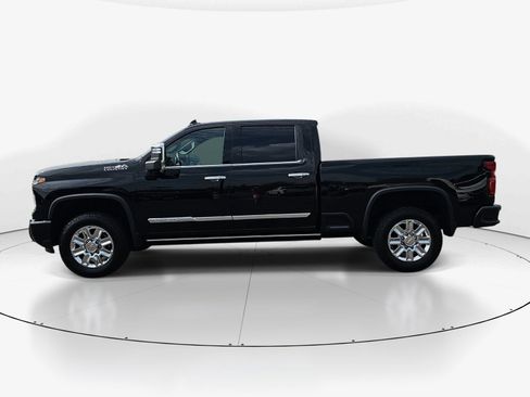Used 2024 Chevrolet Silverado 2500 High Country w/ Technology Package AWD/4WD image 6