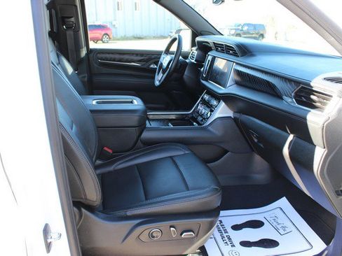 Used 2024 GMC Yukon XL Denali w/ Max Trailering Package image 16