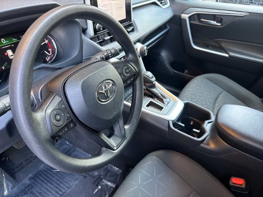 Used 2024 Toyota RAV4 XLE FWD image 11