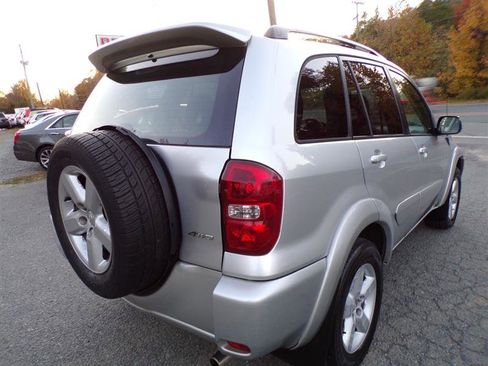 Used 2004 Toyota RAV4 4WD image 7