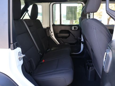 Used 2022 Jeep Wrangler Unlimited Sport AWD/4WD image 16