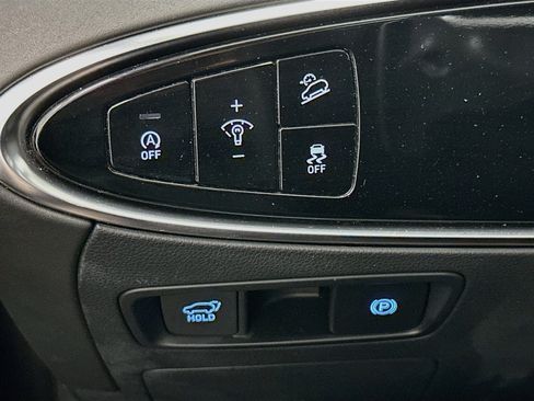 Used 2025 Genesis GV70 2.5T AWD/4WD image 17