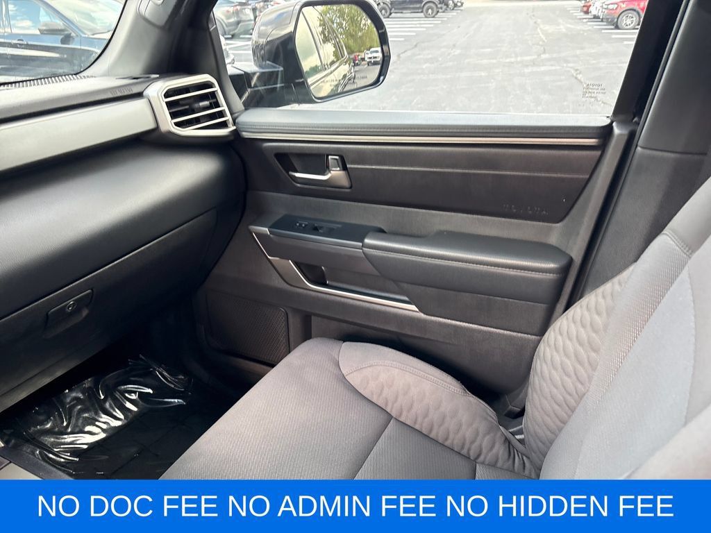 Used 2025 Toyota Sequoia SR5 AWD/4WD image 40