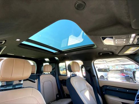 Used 2025 Land Rover Defender 110 X image 12