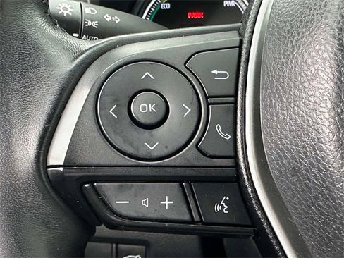 Used 2023 Toyota Venza LE image 34
