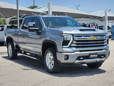 Certified 2024 Chevrolet Silverado 2500 High Country w/ High Country Premium Package AWD/4WD image 3