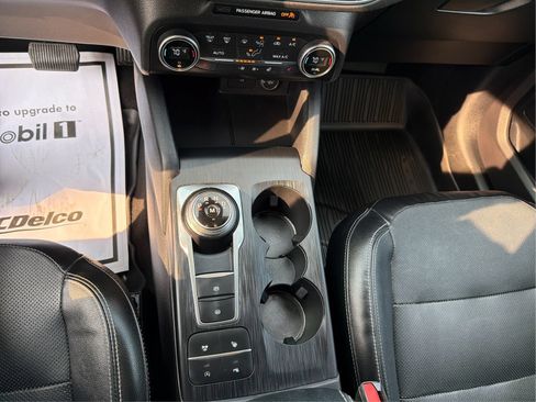 Used 2020 Ford Escape Titanium AWD/4WD image 16