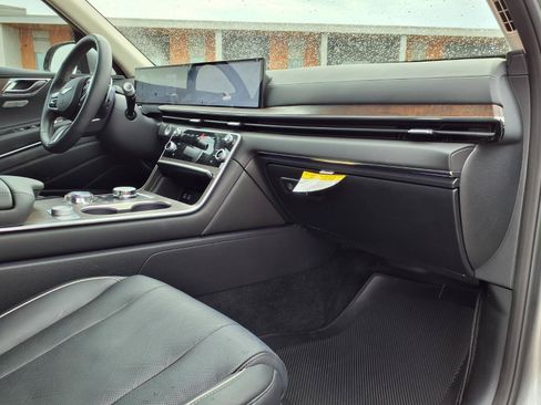 Certified 2026 Genesis GV80 2.5T Advanced AWD/4WD image 10