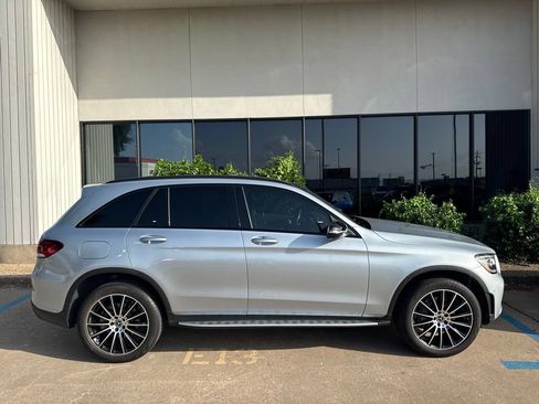Used 2021 Mercedes-Benz GLC 300 image 4