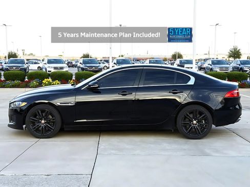 Used 2019 Jaguar XE image 2