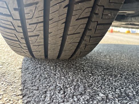 Used 2022 Buick Enclave Essence w/ Experience Buick Package image 12