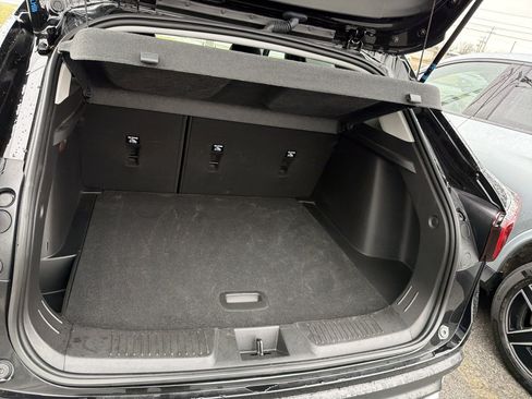 Used 2024 Chevrolet Trax LT w/ Driver Confidence Package image 24