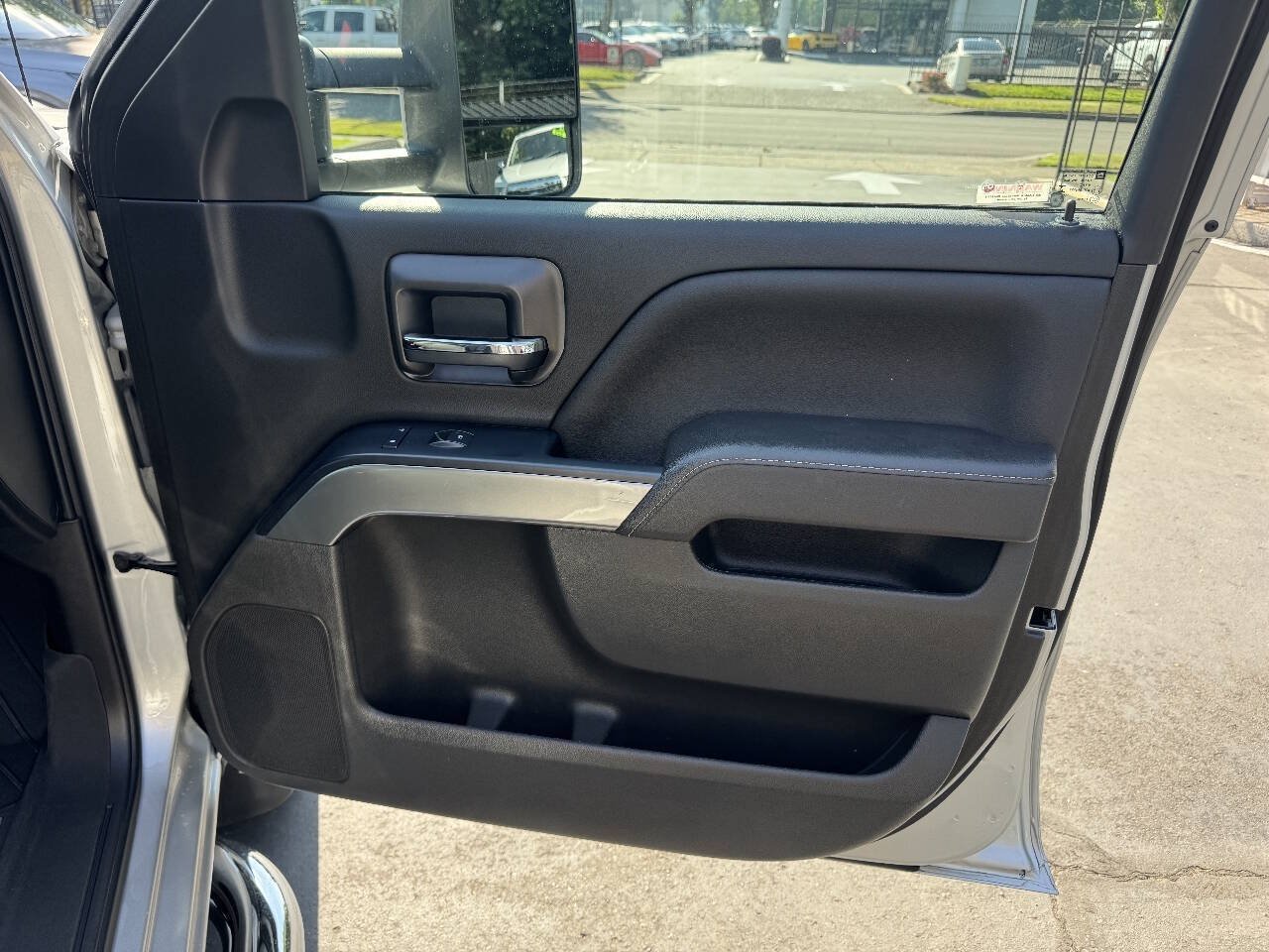 Used 2017 Chevrolet Silverado 1500 LT w/ All Star Edition AWD/4WD image 17