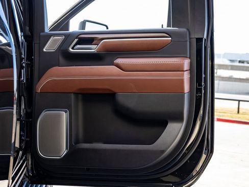 Used 2025 GMC Sierra 2500 Denali Ultimate image 39