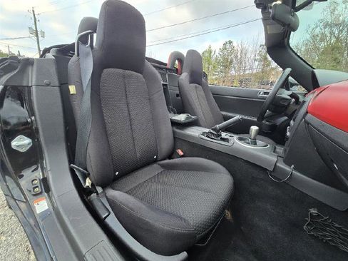 Used 2006 MAZDA MX-5 Miata Sport w/ Suspension Pkg image 16
