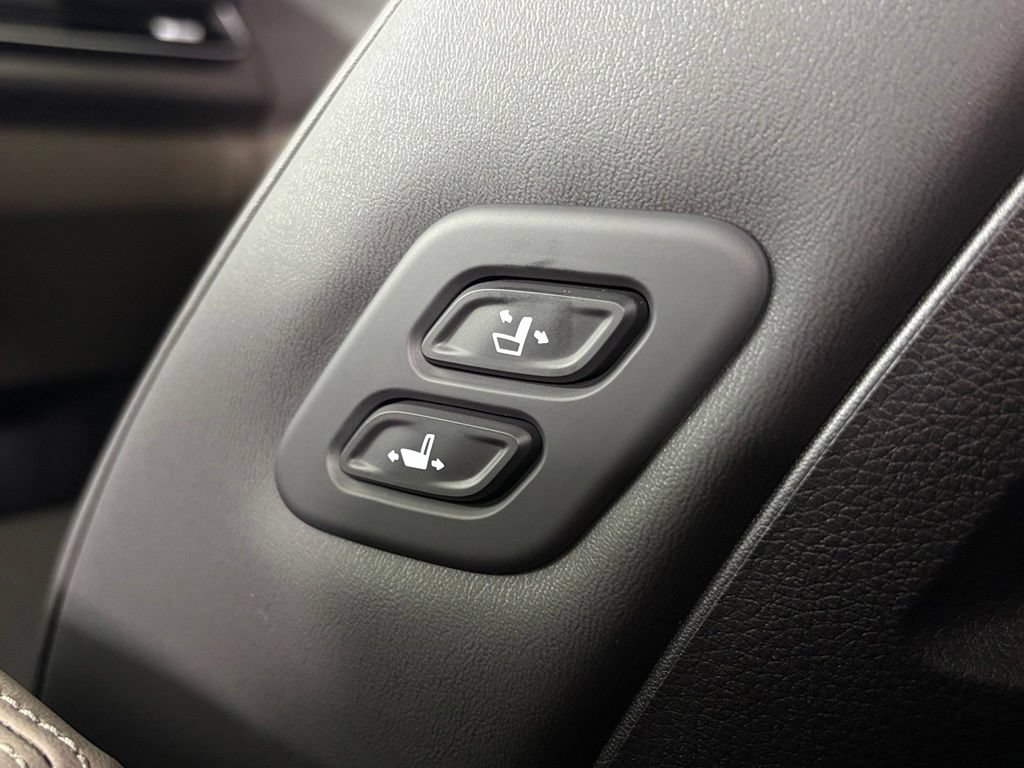 New 2026 Kia Carnival EX FWD image 35