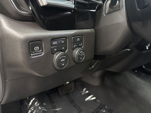 Used 2022 Chevrolet Silverado 1500 RST image 12