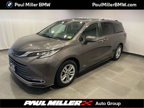Used 2021 Toyota Sienna Limited AWD/4WD image 1