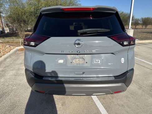 Used 2021 Nissan Rogue SL image 4