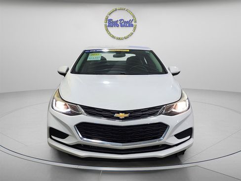 Used 2017 Chevrolet Cruze LT image 8