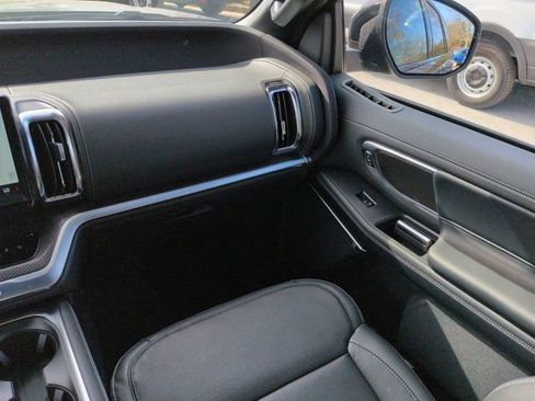 New 2025 Ford Expedition Platinum w/ Stealth Performance Package image 17