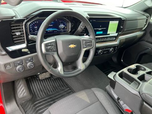 Used 2024 Chevrolet Silverado 1500 LT AWD/4WD image 17