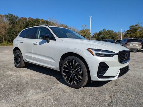 New 2026 Volvo XC60 T8 Ultra w/ Protection Package Premier AWD/4WD image 17