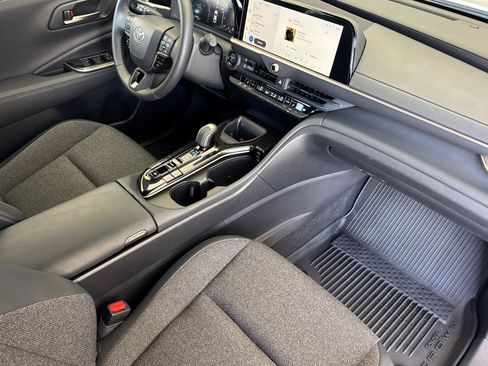 Certified 2024 Toyota Crown AWD/4WD image 14