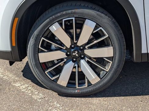 New 2026 Mitsubishi Outlander SE AWD/4WD image 3