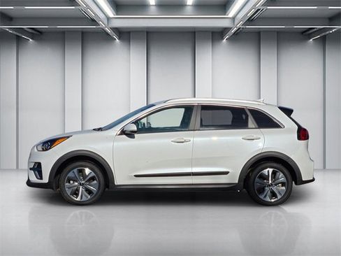 Certified 2022 Kia Niro EX image 7