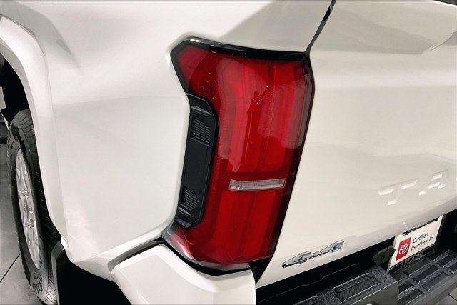 Certified 2025 Toyota Tacoma SR5 AWD/4WD image 30