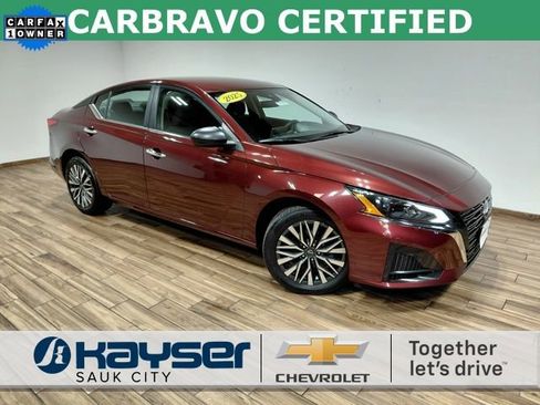 Used 2025 Nissan Altima 2.5 SV image 1