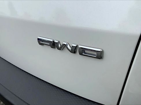 Used 2022 Ford Escape SEL image 9