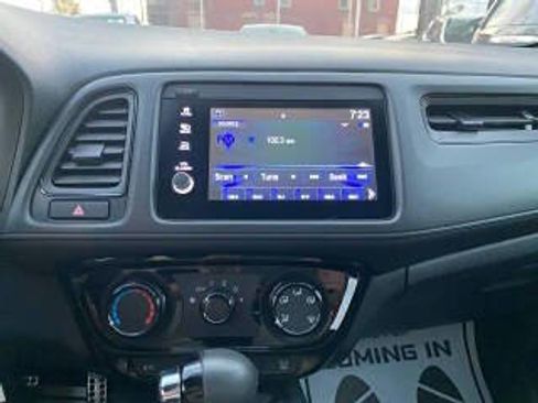 Used 2021 Honda HR-V Sport image 38