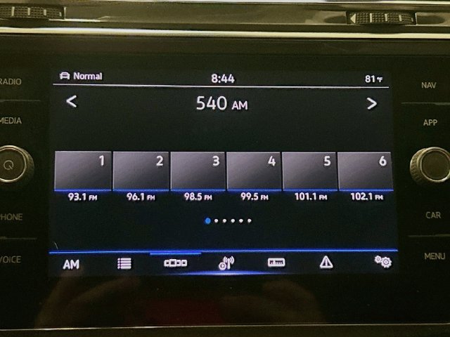 Used 2022 Volkswagen Tiguan SEL R-Line AWD/4WD image 15