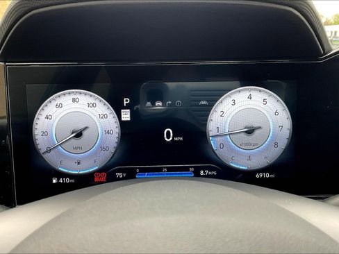 Certified 2025 Hyundai Elantra SEL FWD image 13