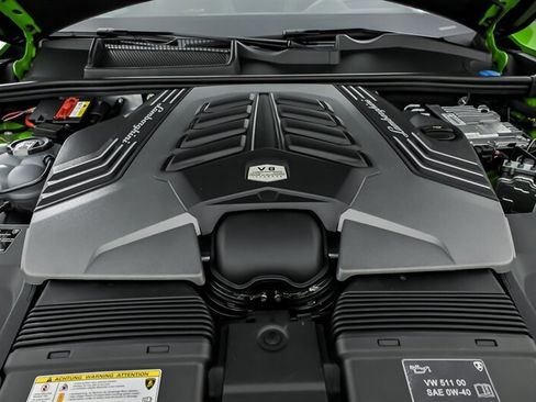 Used 2023 Lamborghini Urus Performante AWD/4WD image 17